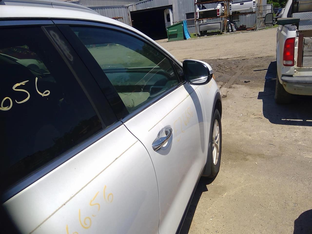 https://f005.backblazeb2.com/file/img-partshotlines-com/Inventory/EX641/Vehicle/23989_12.jpg