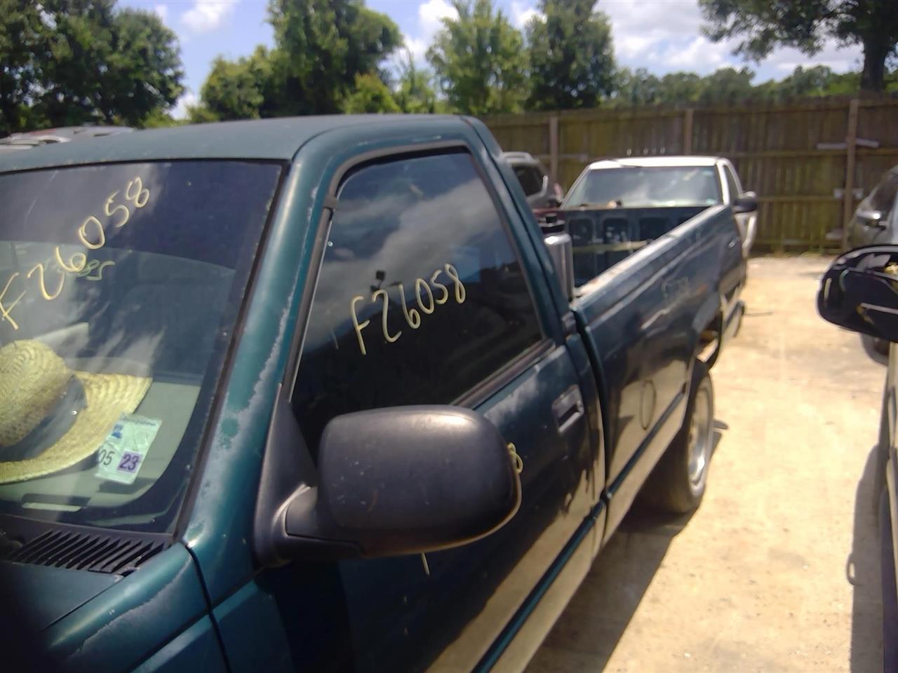 https://f005.backblazeb2.com/file/img-partshotlines-com/Inventory/EX641/Vehicle/24095_07.jpg