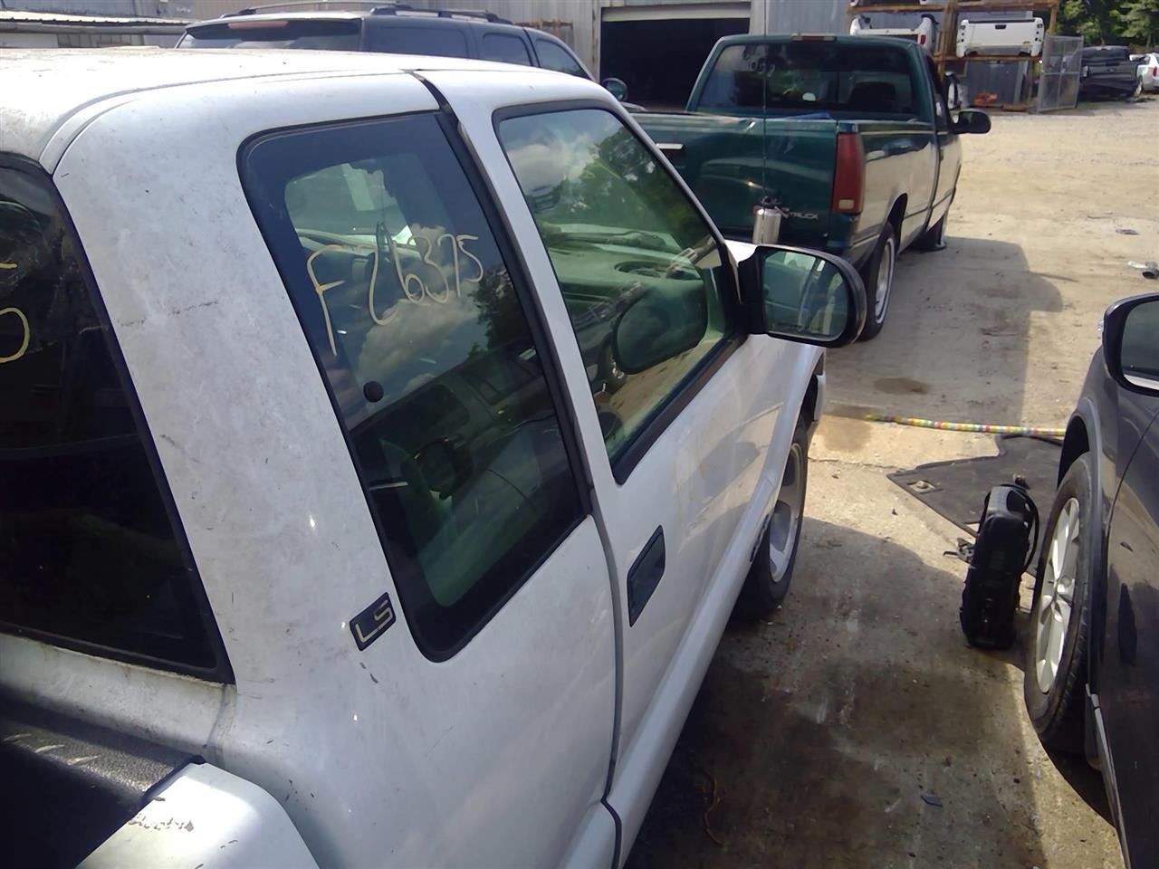 https://f005.backblazeb2.com/file/img-partshotlines-com/Inventory/EX641/Vehicle/24096_10.jpg