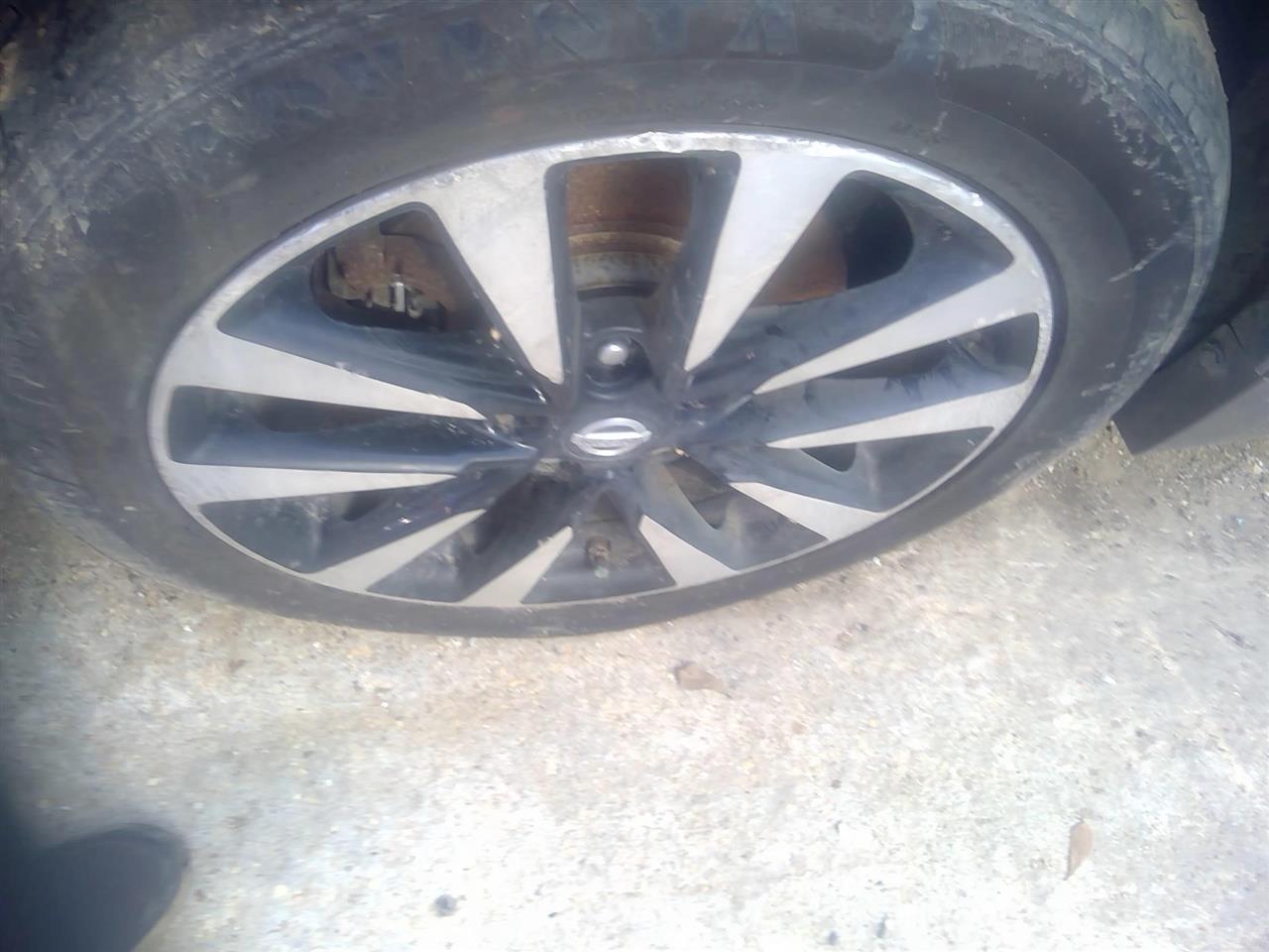 https://f005.backblazeb2.com/file/img-partshotlines-com/Inventory/EX641/Vehicle/24134_06.jpg