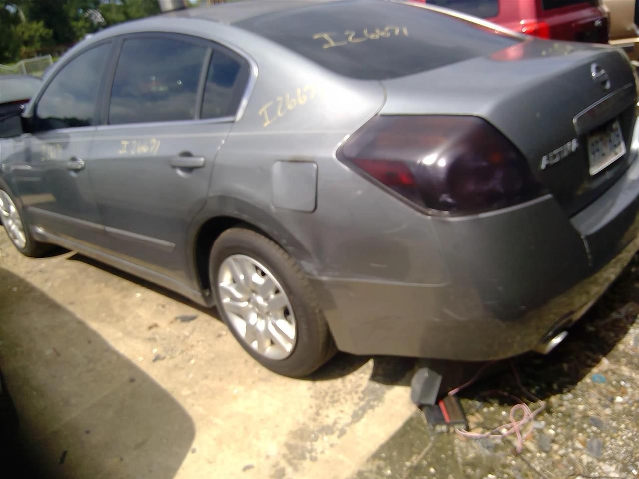https://f005.backblazeb2.com/file/img-partshotlines-com/Inventory/EX641/Vehicle/24277_11.jpg