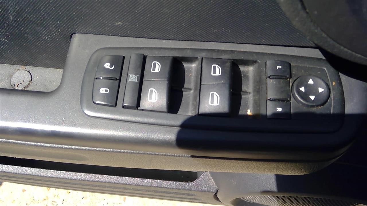 https://f005.backblazeb2.com/file/img-partshotlines-com/Inventory/EX729/Vehicle/15071_04.jpg
