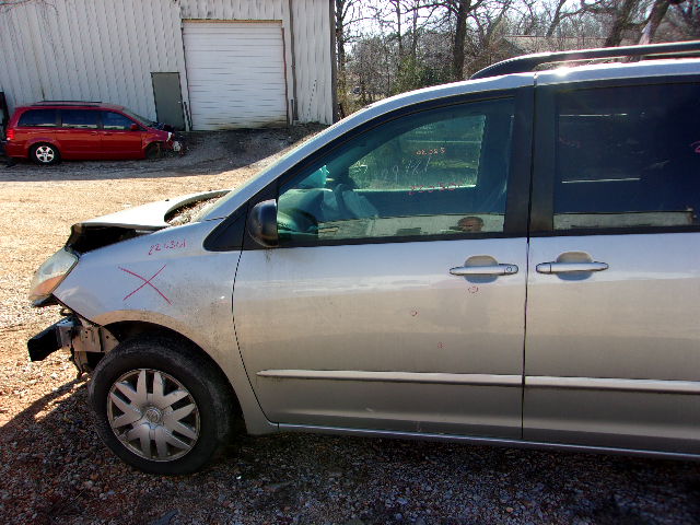 https://f005.backblazeb2.com/file/img-partshotlines-com/Inventory/EX739/Vehicle/31654_06.jpg