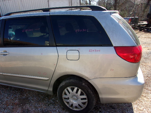 https://f005.backblazeb2.com/file/img-partshotlines-com/Inventory/EX739/Vehicle/31654_08.jpg