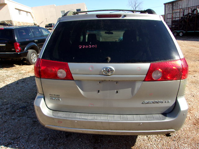 https://f005.backblazeb2.com/file/img-partshotlines-com/Inventory/EX739/Vehicle/31654_09.jpg