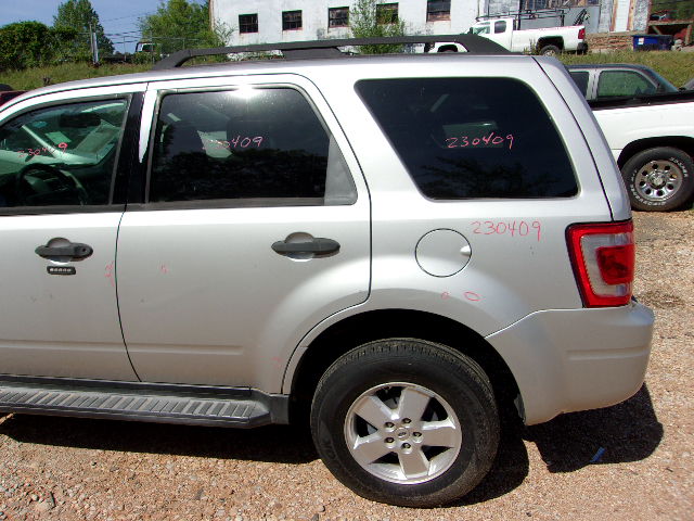 https://f005.backblazeb2.com/file/img-partshotlines-com/Inventory/EX739/Vehicle/34192_10.jpg