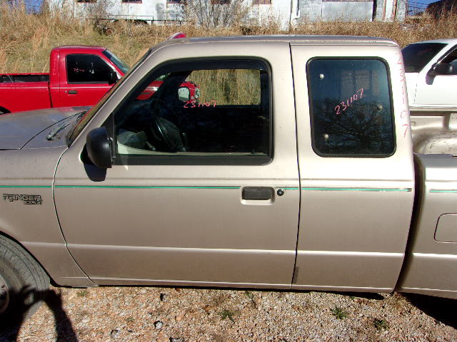 https://f005.backblazeb2.com/file/img-partshotlines-com/Inventory/EX739/Vehicle/36422_10.jpg