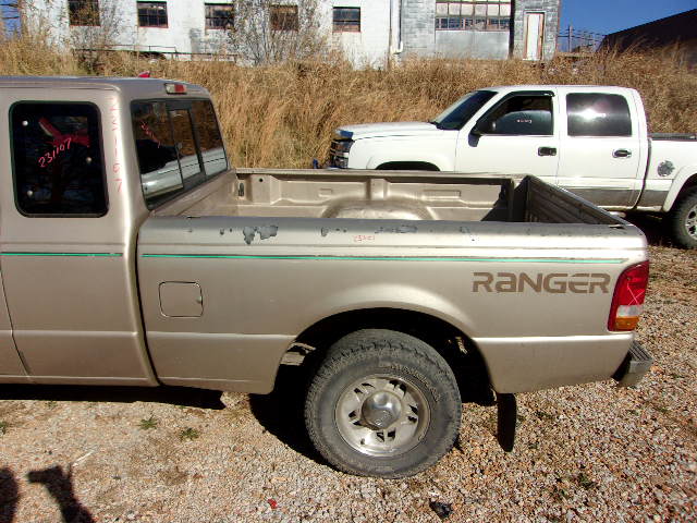https://f005.backblazeb2.com/file/img-partshotlines-com/Inventory/EX739/Vehicle/36422_11.jpg