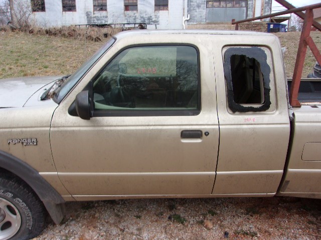 https://f005.backblazeb2.com/file/img-partshotlines-com/Inventory/EX739/Vehicle/38576_10.jpg