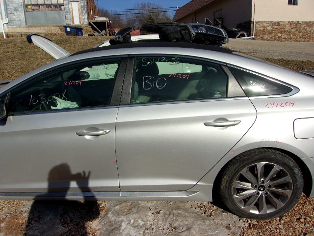 https://f005.backblazeb2.com/file/img-partshotlines-com/Inventory/EX739/Vehicle/38749_06.jpg