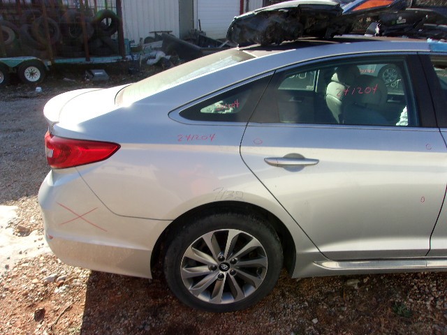 https://f005.backblazeb2.com/file/img-partshotlines-com/Inventory/EX739/Vehicle/38749_10.jpg