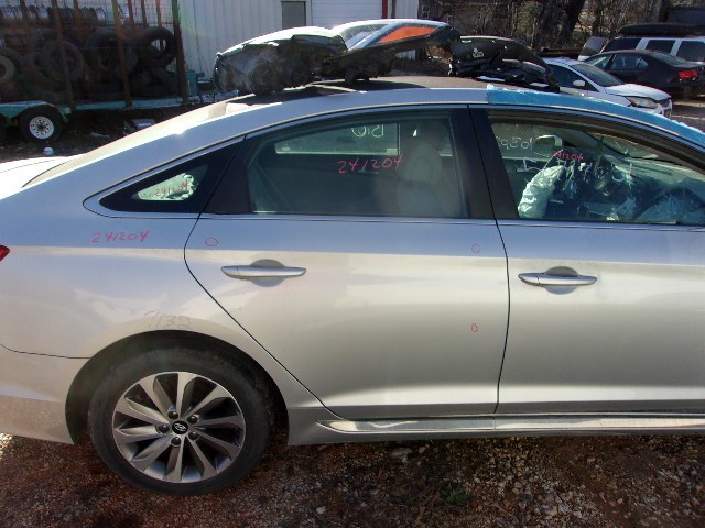 https://f005.backblazeb2.com/file/img-partshotlines-com/Inventory/EX739/Vehicle/38749_11.jpg