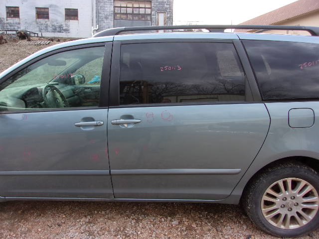 https://f005.backblazeb2.com/file/img-partshotlines-com/Inventory/EX739/Vehicle/39049_08.jpg