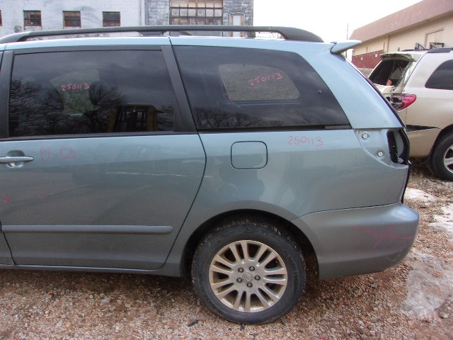 https://f005.backblazeb2.com/file/img-partshotlines-com/Inventory/EX739/Vehicle/39049_09.jpg
