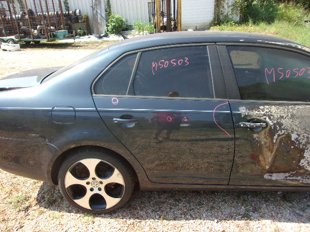 https://f005.backblazeb2.com/file/img-partshotlines-com/Inventory/EX739/Vehicle/40247_12.jpg