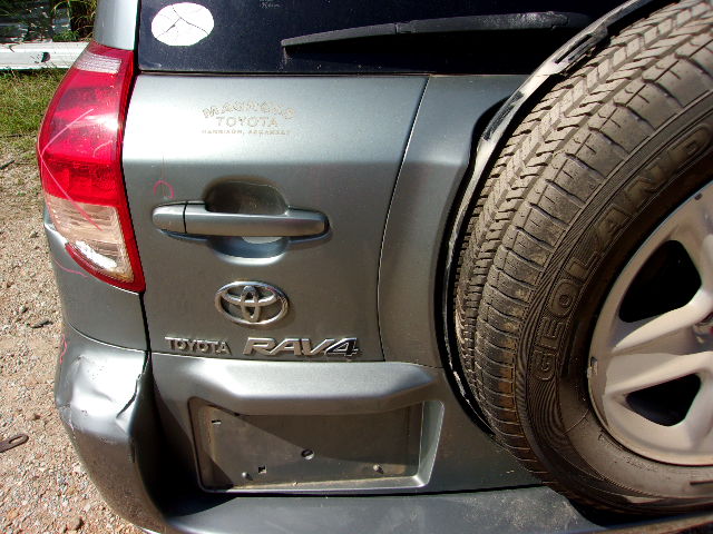 https://f005.backblazeb2.com/file/img-partshotlines-com/Inventory/EX739/Vehicle/40801_09.jpg
