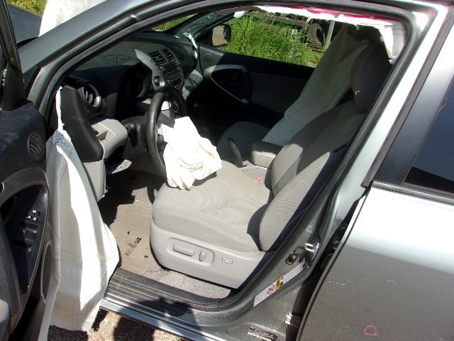 https://f005.backblazeb2.com/file/img-partshotlines-com/Inventory/EX739/Vehicle/40801_12.jpg