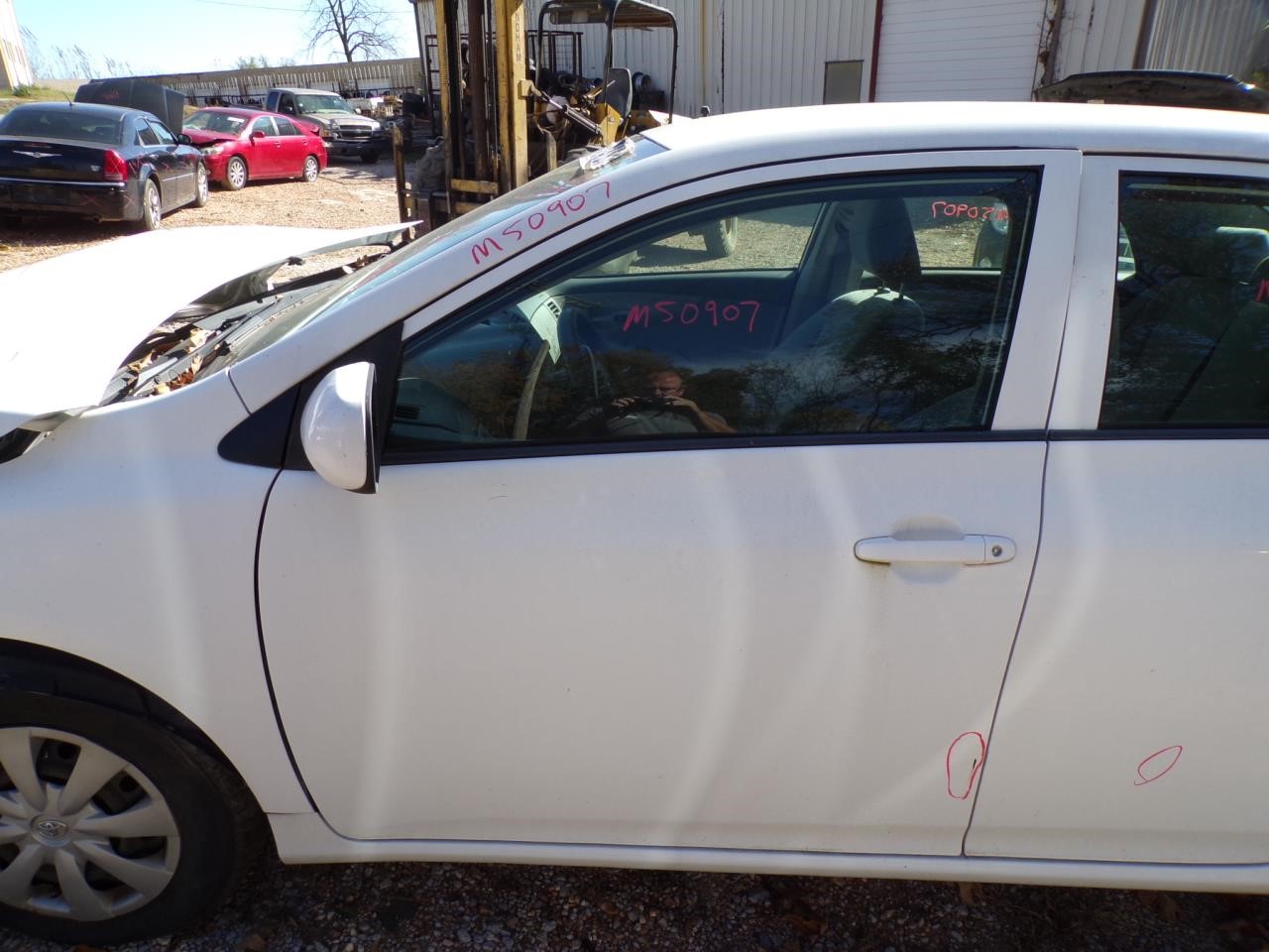 https://f005.backblazeb2.com/file/img-partshotlines-com/Inventory/EX739/Vehicle/41253_06.jpg