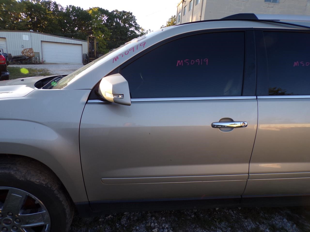 https://f005.backblazeb2.com/file/img-partshotlines-com/Inventory/EX739/Vehicle/41483_10.jpg