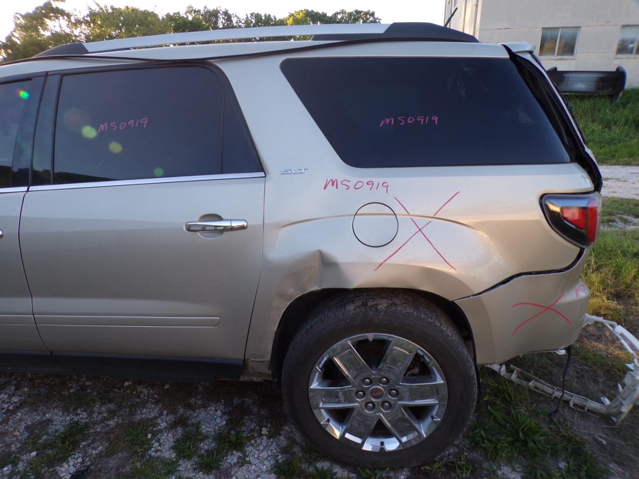 https://f005.backblazeb2.com/file/img-partshotlines-com/Inventory/EX739/Vehicle/41483_12.jpg