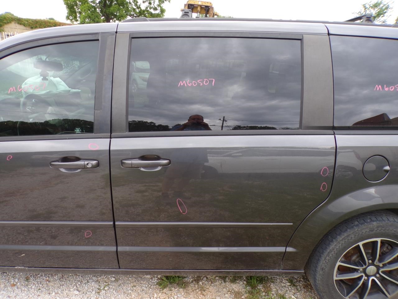 https://f005.backblazeb2.com/file/img-partshotlines-com/Inventory/EX739/Vehicle/43205_07.jpg