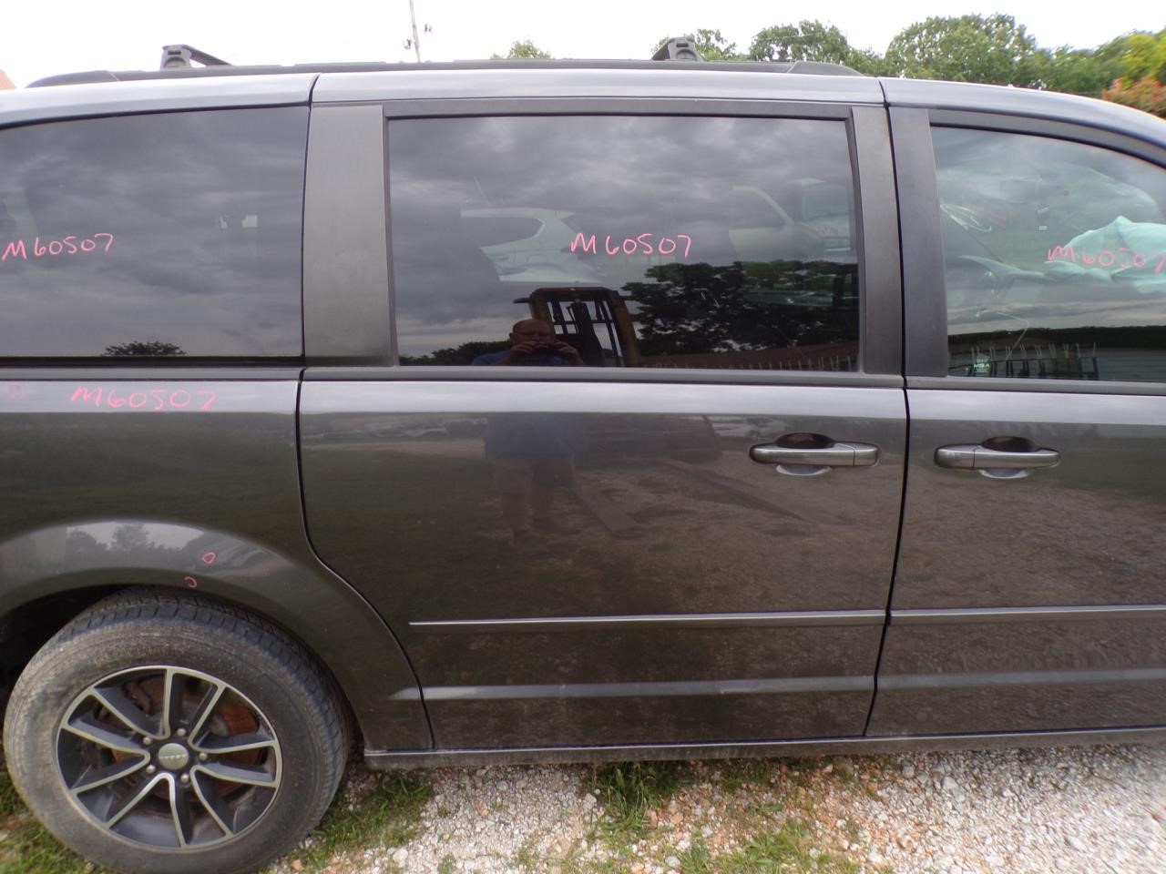 https://f005.backblazeb2.com/file/img-partshotlines-com/Inventory/EX739/Vehicle/43205_12.jpg