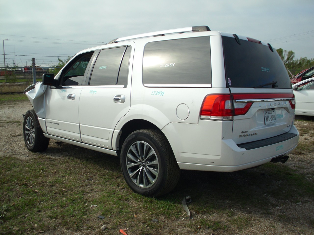 https://f005.backblazeb2.com/file/img-partshotlines-com/Inventory/EX740/Vehicle/36752_03.jpg