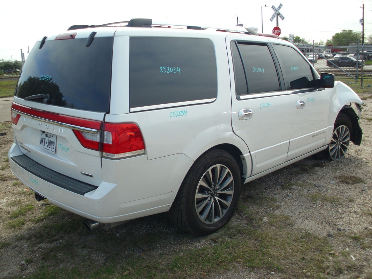 https://f005.backblazeb2.com/file/img-partshotlines-com/Inventory/EX740/Vehicle/36752_05.jpg