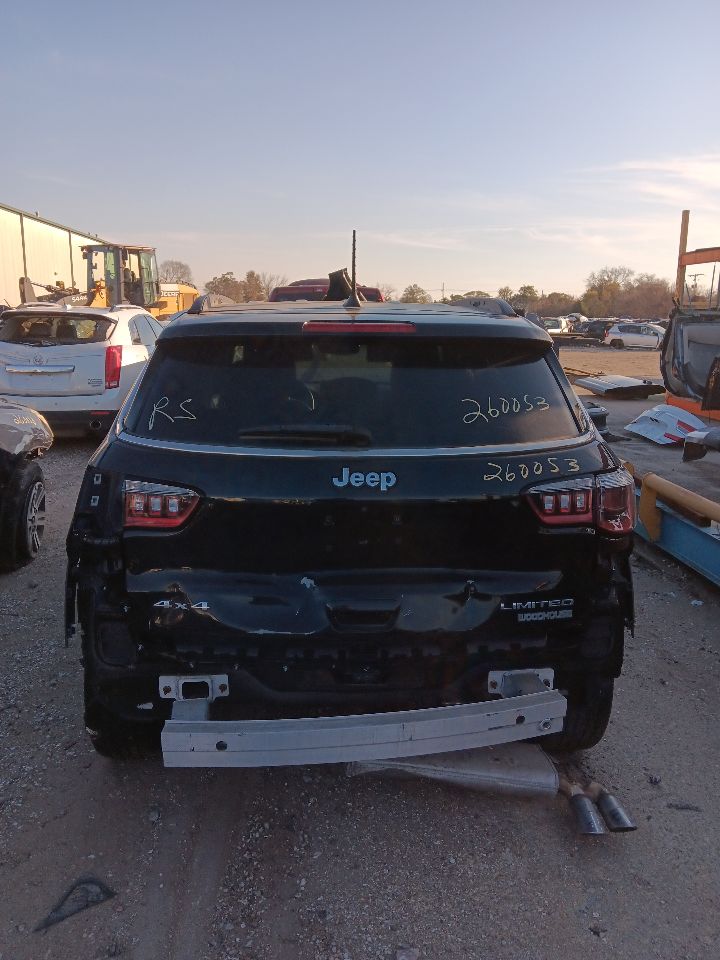 Vehicle/34741_12.jpg