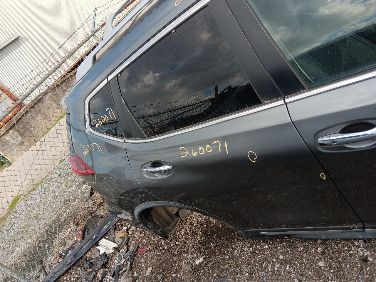 https://f005.backblazeb2.com/file/img-partshotlines-com/Inventory/EX754/Vehicle/34926_04.jpg