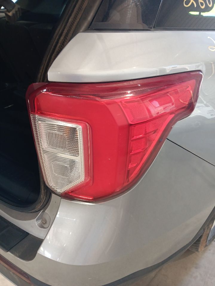 https://f005.backblazeb2.com/file/img-partshotlines-com/Inventory/EX754/Vehicle/35947_09.jpg