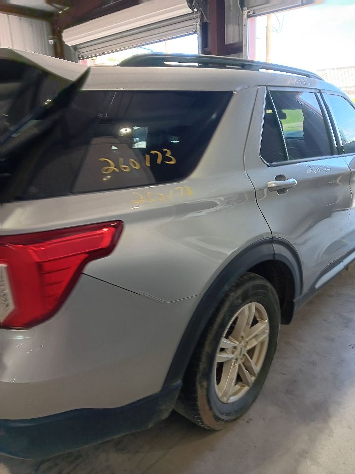 https://f005.backblazeb2.com/file/img-partshotlines-com/Inventory/EX754/Vehicle/35947_10.jpg