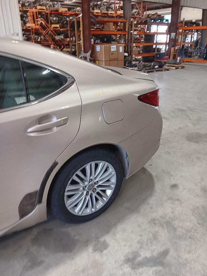 https://f005.backblazeb2.com/file/img-partshotlines-com/Inventory/EX754/Vehicle/35961_10.jpg