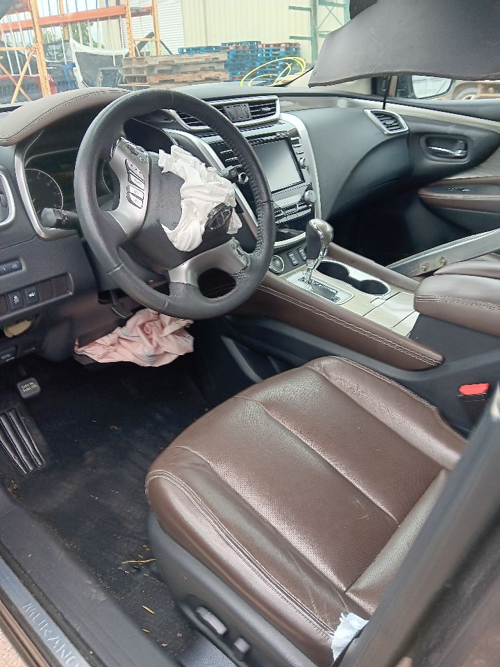 Vehicle/36169_12.jpg