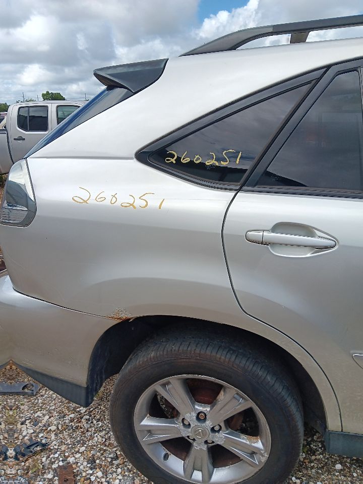 https://f005.backblazeb2.com/file/img-partshotlines-com/Inventory/EX754/Vehicle/36647_12.jpg