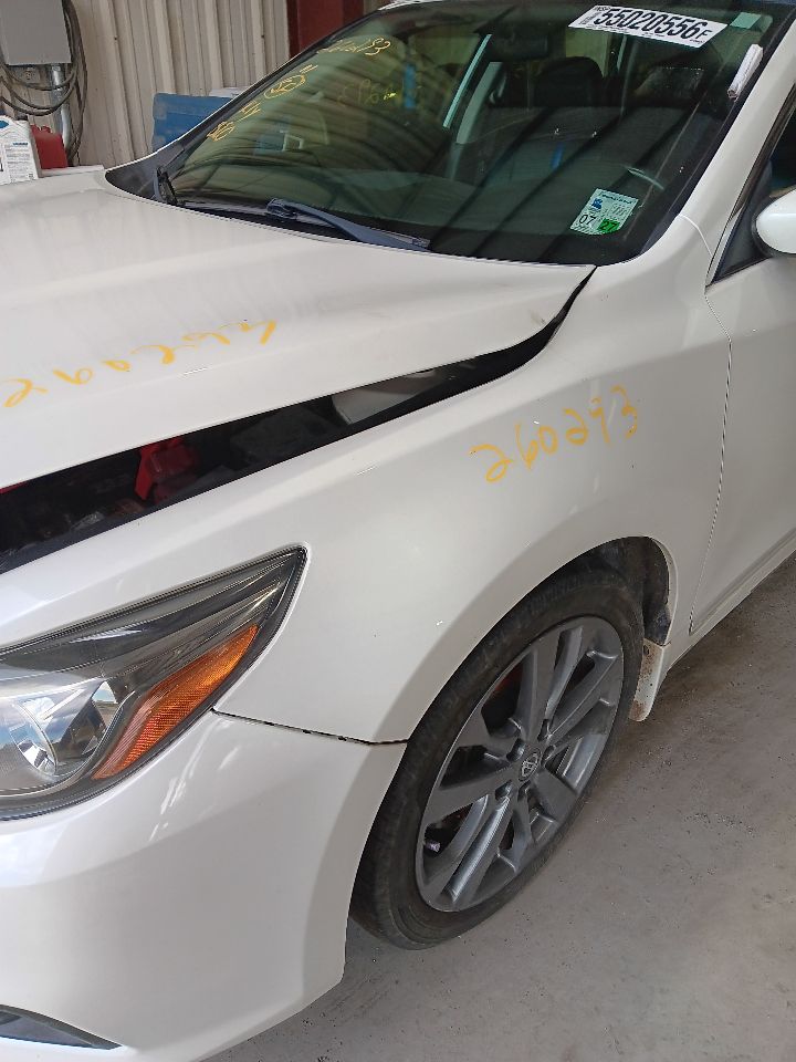 https://f005.backblazeb2.com/file/img-partshotlines-com/Inventory/EX754/Vehicle/36886_02.jpg