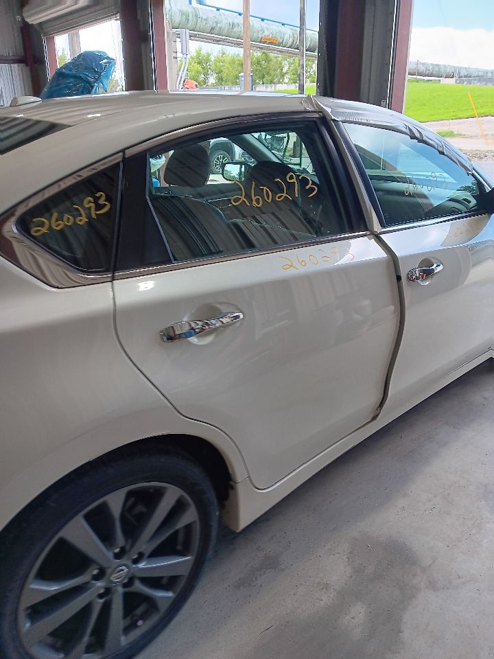 https://f005.backblazeb2.com/file/img-partshotlines-com/Inventory/EX754/Vehicle/36886_12.jpg