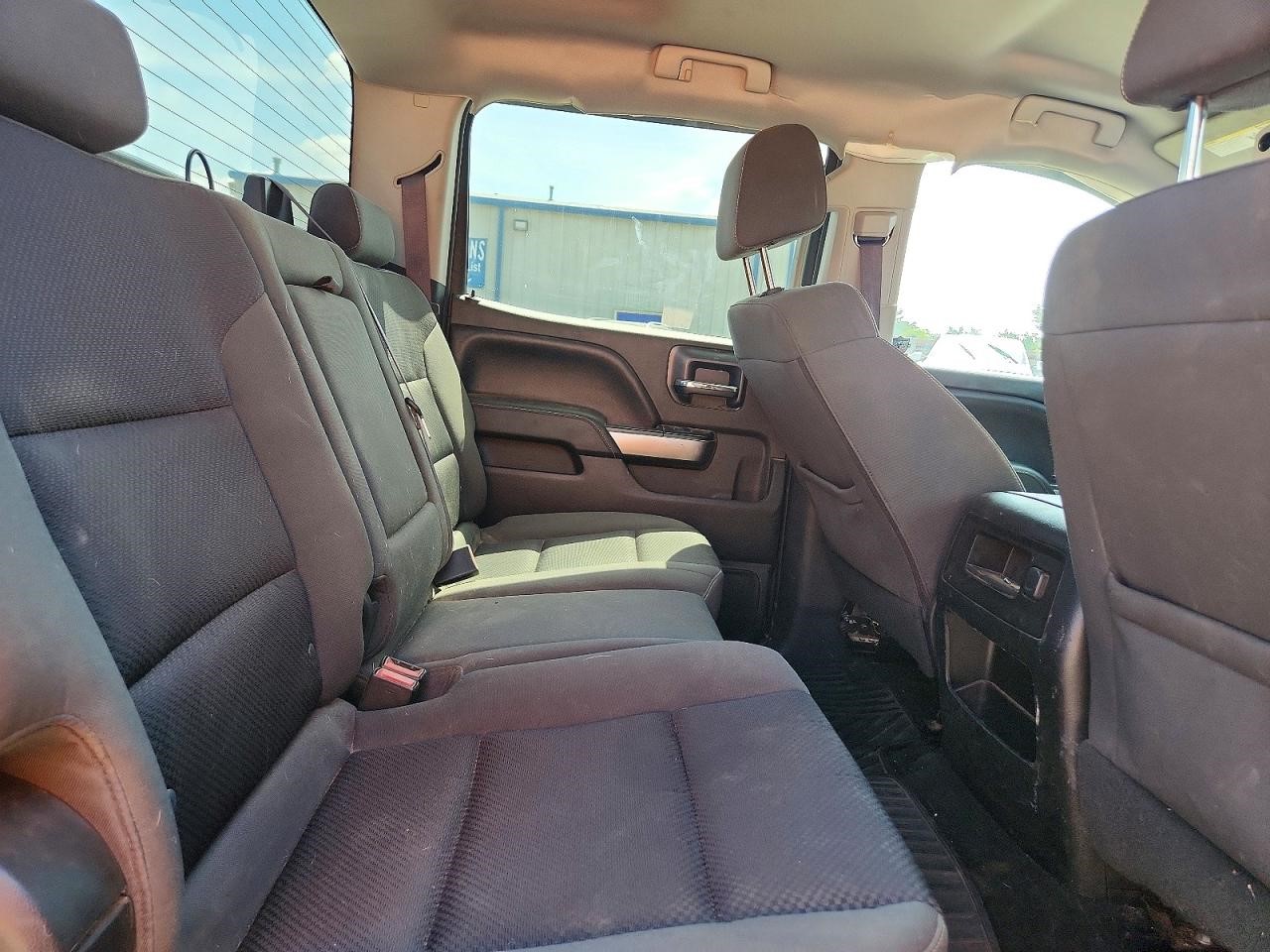 Vehicle/37130_10.jpg
