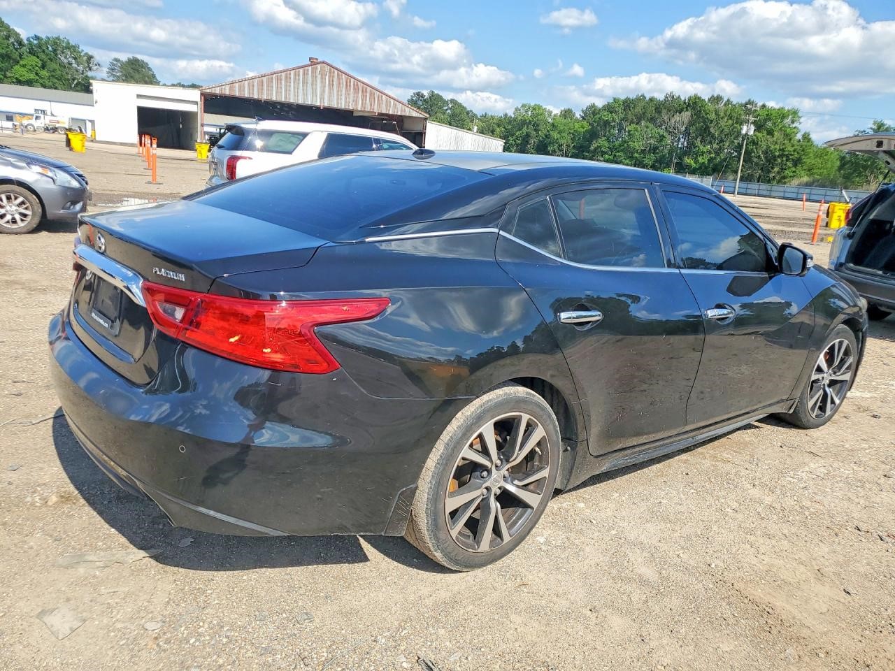 Vehicle/37132_03.jpg