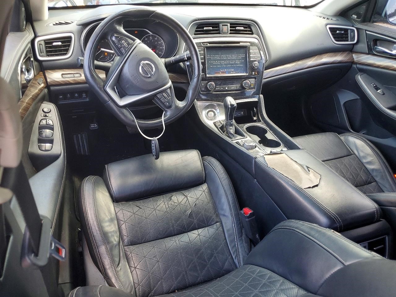 Vehicle/37132_08.jpg