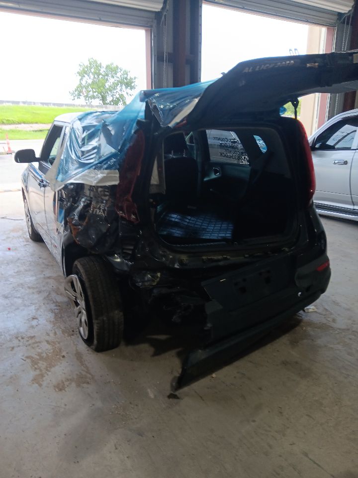 Vehicle/37157_06.jpg