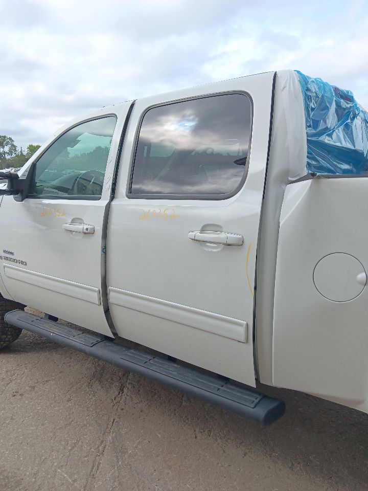 https://f005.backblazeb2.com/file/img-partshotlines-com/Inventory/EX754/Vehicle/37302_06.jpg