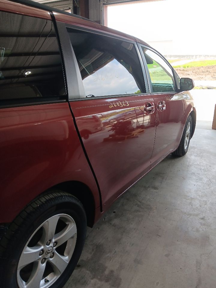 Vehicle/37379_10.jpg