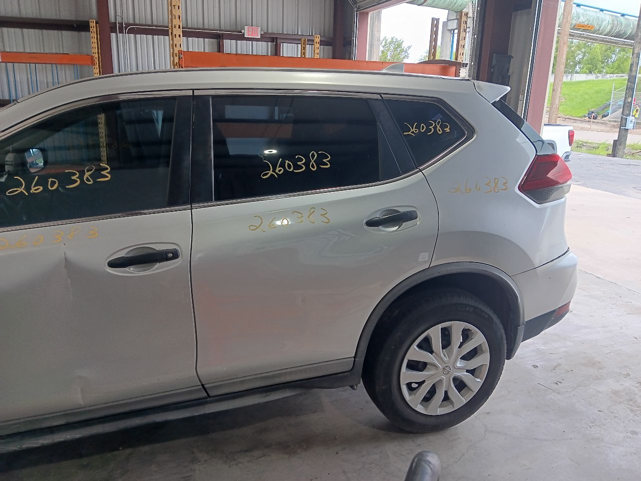 Vehicle/37533_05.jpg