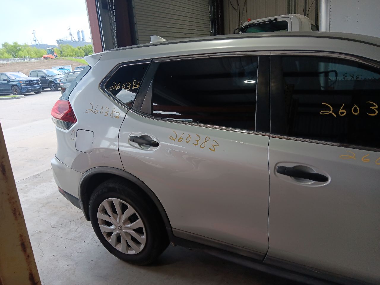 Vehicle/37533_09.jpg