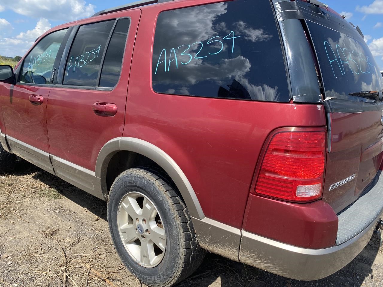 https://f005.backblazeb2.com/file/img-partshotlines-com/Inventory/EX767/Vehicle/8647_06.jpg