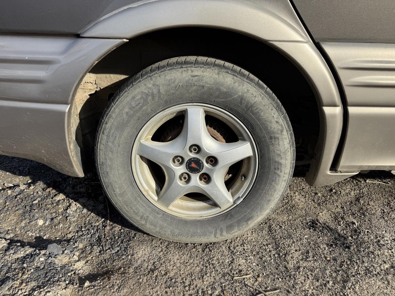 https://f005.backblazeb2.com/file/img-partshotlines-com/Inventory/EX767/Vehicle/8963_10.jpg