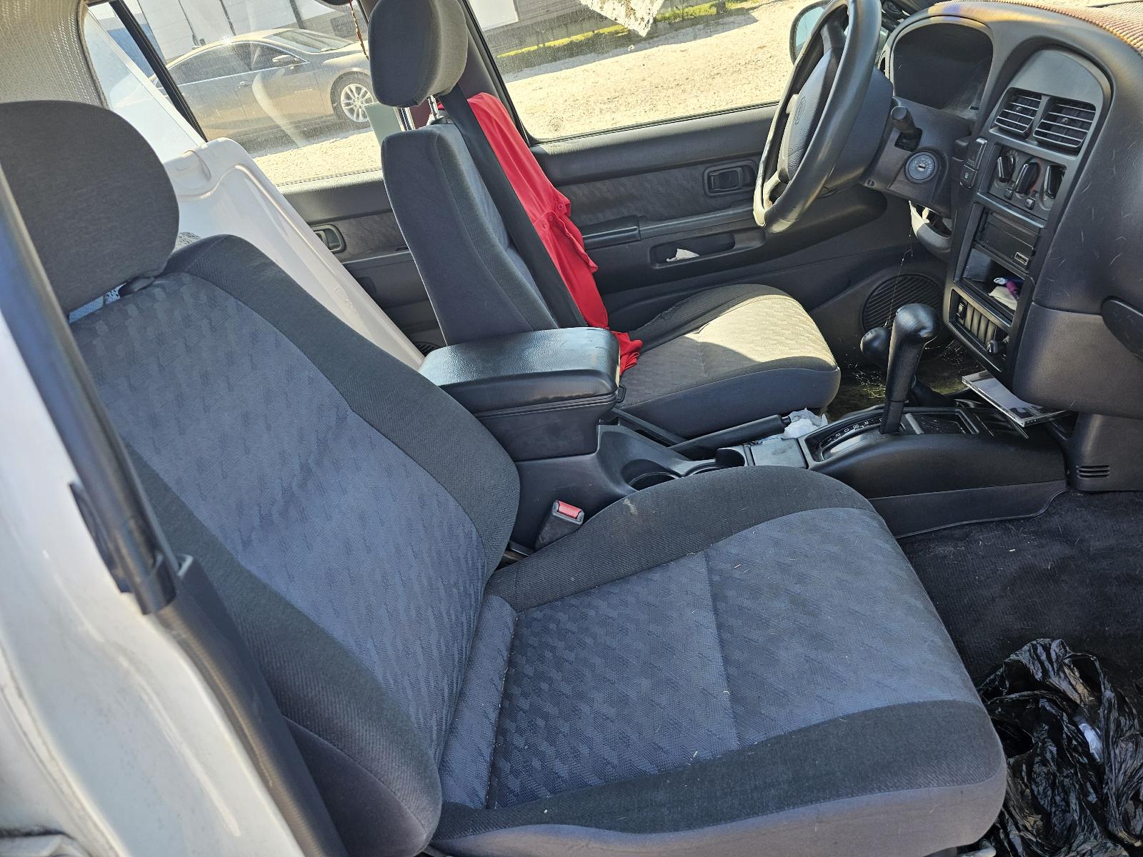 d/a/g/d/8b93ae8c-3e5d-4101-b4e6-ec50a8e258df.jpg