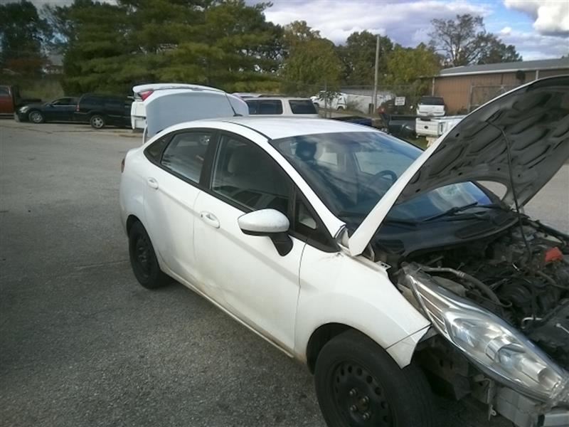 https://f005.backblazeb2.com/file/img-partshotlines-com/Inventory/EX831/Vehicle/10696_02.jpg