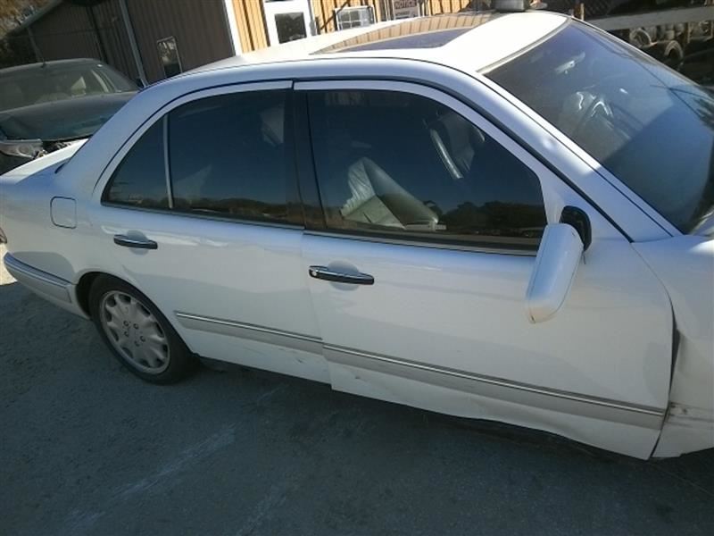 https://f005.backblazeb2.com/file/img-partshotlines-com/Inventory/EX831/Vehicle/12818_06.jpg